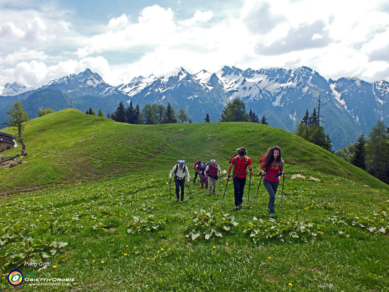 50 Dal sentiero 117 passiamo sul 118 per il Passo di Monte Colle.JPG